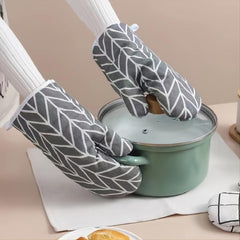 Heat Insulation Baking Gloves Oven Mitts BBQ Gloves