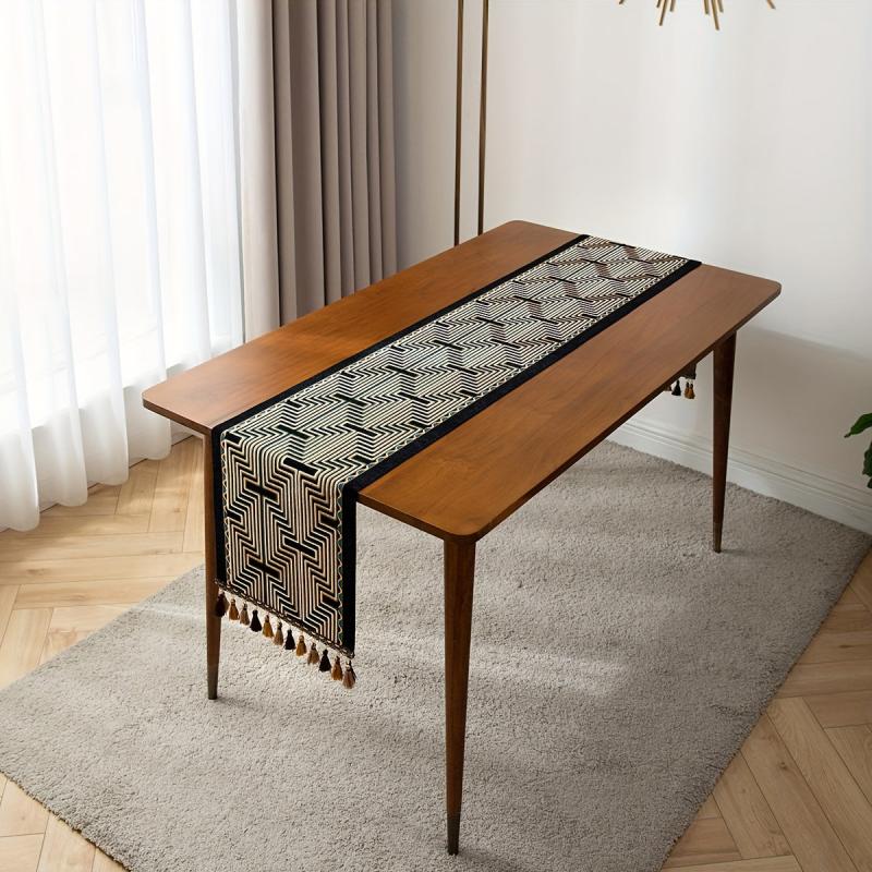 Polyester Table Runner Gold Paperback Jacquard Geometric Tassel Table Cover