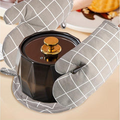 Kitchen Anti scalding Gadget Baking Oven Mitts and Pot Mat Heat Resistant