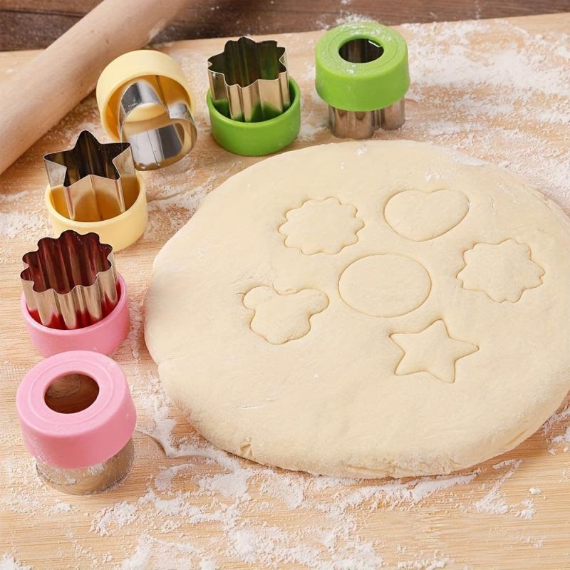 27pcs Fruit Shape Cutters Vegetable Cutter Set Food Picks Forks D