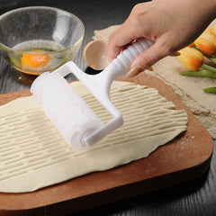 Ergonomic Kitchen Pastry Lattice Roller with Anti Slip Grip Handle