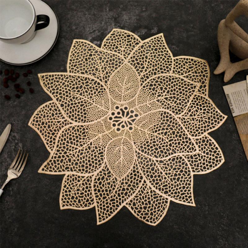 1pc Flower Shaped PVC Place Mat Waterproof Heat Insulation Table Mat