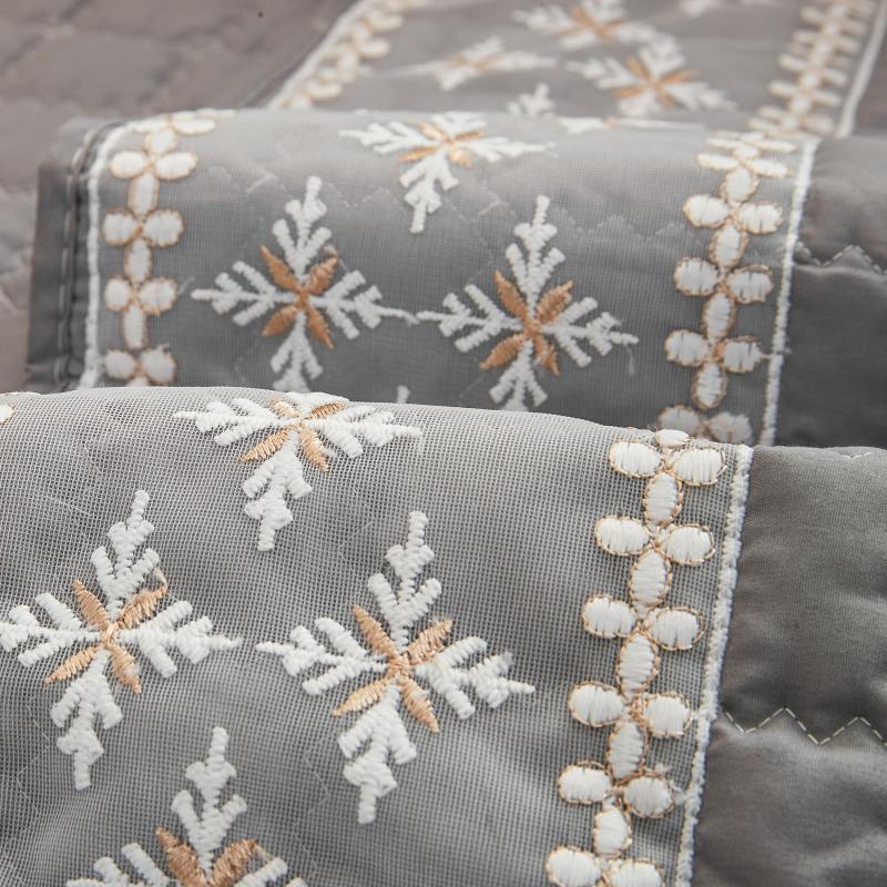 Anti Slip Snowflake Lace Sofa Cover for Quilting, 1pc