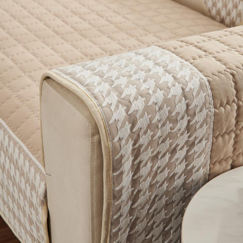 Houndstooth Waffle Quilted Sofa Cover
