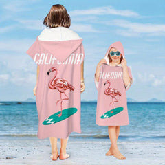 Flamingo Pattern Hooded Beach Towel - Stay Stylish This Summer!
