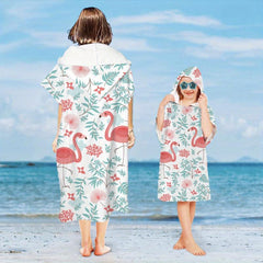 Flamingo Pattern Hooded Beach Towel - Stay Stylish This Summer!