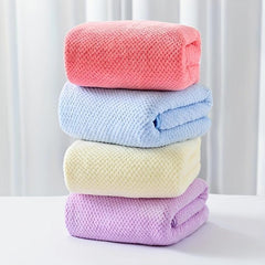 Soft Coral Fleece Bath Towel - Absorbent and Skin-Friendly - 70x140cm