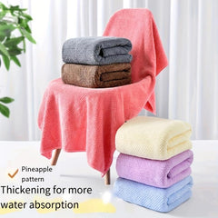 Soft Coral Fleece Bath Towel - Absorbent and Skin-Friendly - 70x140cm