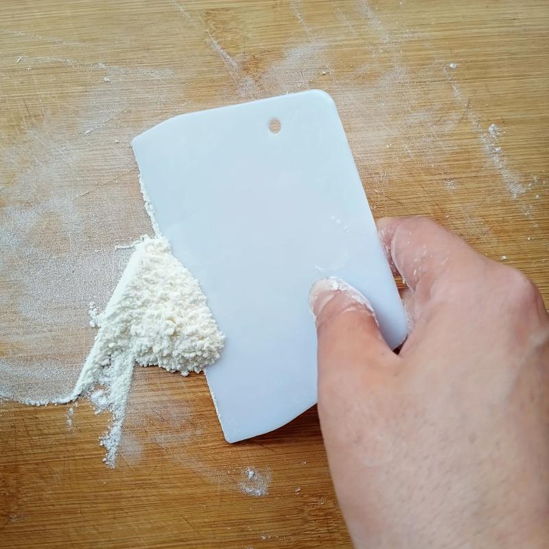 1pc Trapezoidal Plastic Scraper for Baking