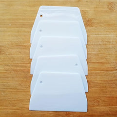 1pc Trapezoidal Plastic Scraper for Baking