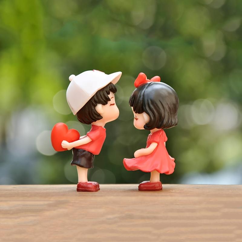 2pcs Sports Hat Resin Crafts for Outdoor & Home Garden Decoration