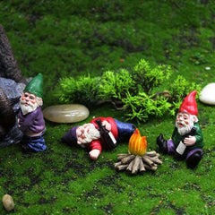 4pcs Drunk Gnome Garden Figurines Set