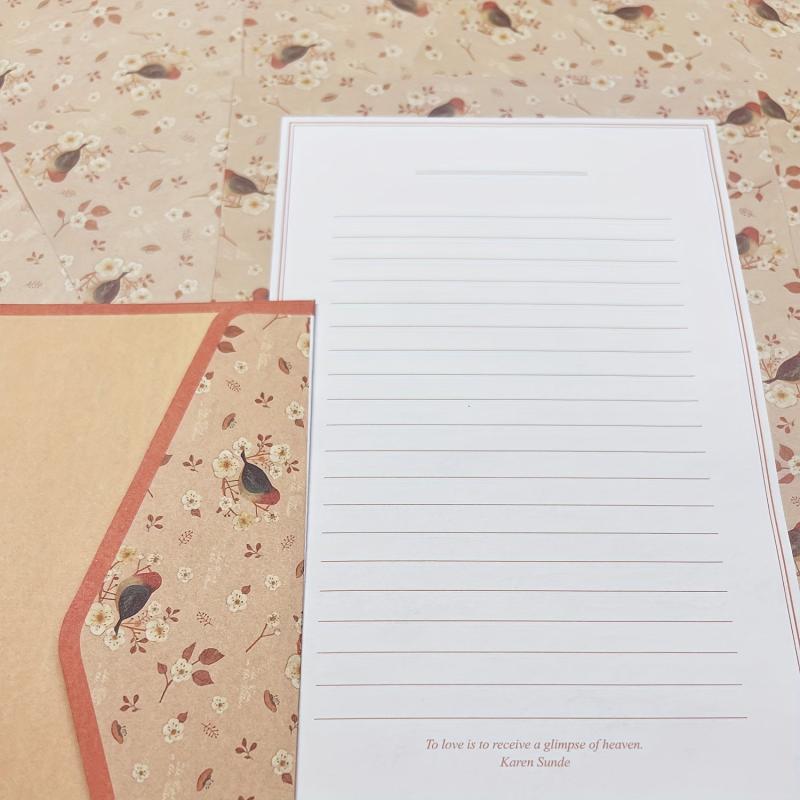 Stationery Paper Set 9 Piece Set - 6 Lined Sheets & 3 Envelopes