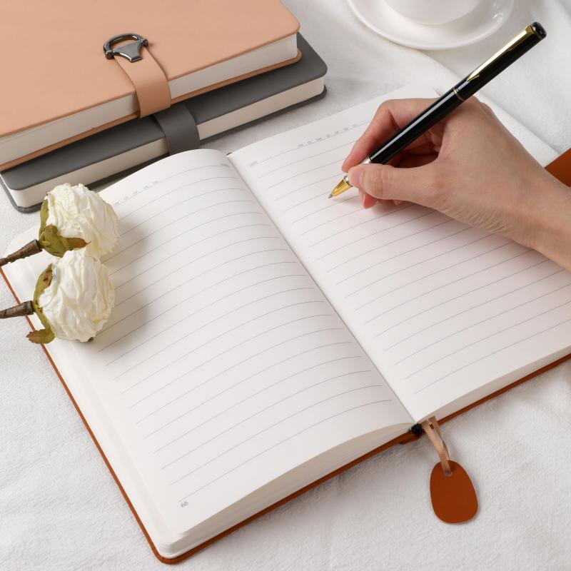 Magnetic Clasp Pendant Notebook