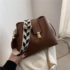 Classic Bucket Bag Turn Lock Crossbody Bag With Wide Strap