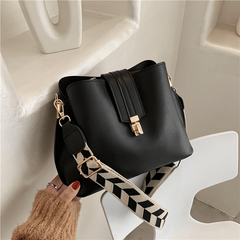 Classic Bucket Bag Turn Lock Crossbody Bag With Wide Strap