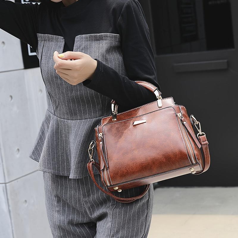 Stylish Crossbody Bag with Zipper Decor for Women