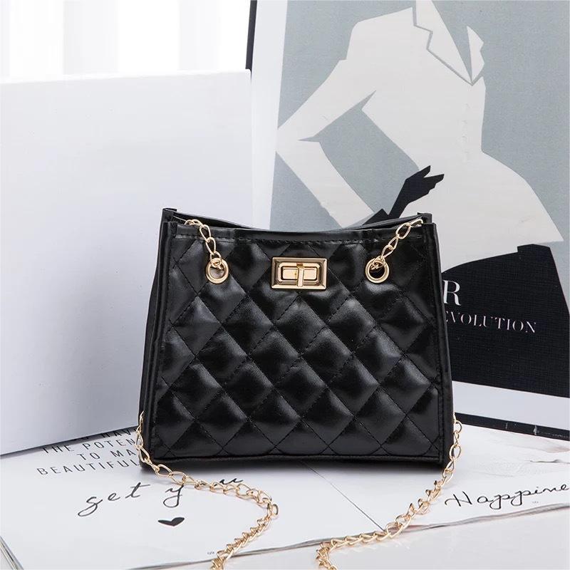 Argyle Quilted Shoulder Bag Chain Strap Tote Bag for Work
