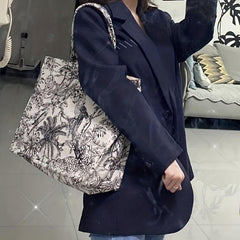 Jungle Animal Plant Graphic Tote Bag Large Capacity Canvas Shoulder Bag