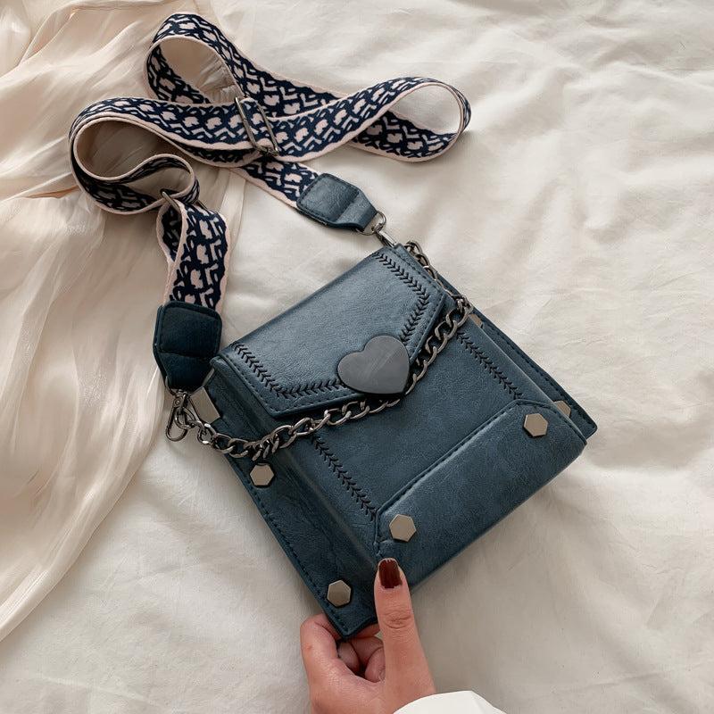 Y2K Mini Studded Crossbody Bag Heart Flap Purse Vintage Chain Handbags