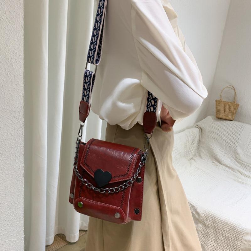 Y2K Mini Studded Crossbody Bag Heart Flap Purse Vintage Chain Handbags