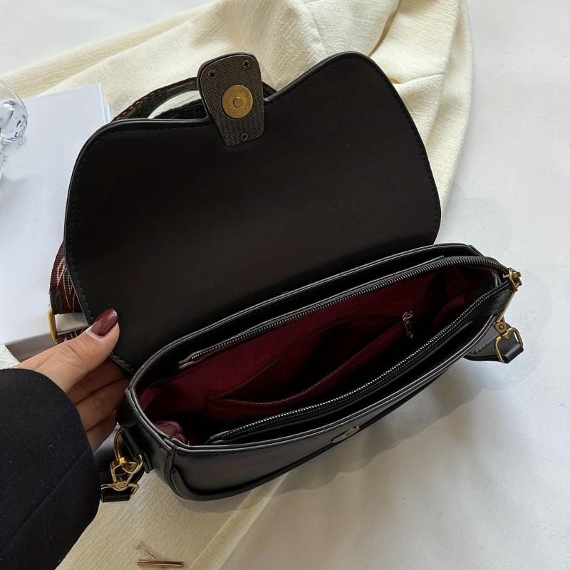 Minimalist Saddle Crossbody Bag Lightweight Zipper Bag