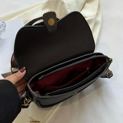 Minimalist Saddle Crossbody Bag Lightweight Zipper Bag