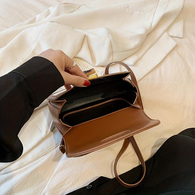 Straw Handbag Wooden Turn Lock Shoulder Bag Crossbody Bag