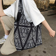 Large Capacity Paisley Flower Print Shoulder Bag