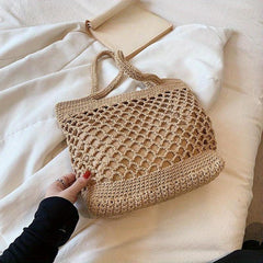 Minimalist Woven Shoulderbag for Vacation Storage
