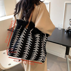 Straw Fringed Tote Bag Lightweight Shoulder Summer Beach Bag
