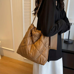 Quilted Metal Chain Large Capacity Tote Bag Lightweight Textured Shoulder Bag