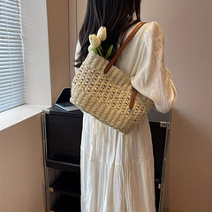 Large Capacity Straw Shoulder Bag for Travel and Beach