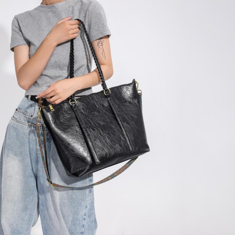 Vintage Large Capacity Shoulder Bag Classic Tote Bag with Fixed Straps
