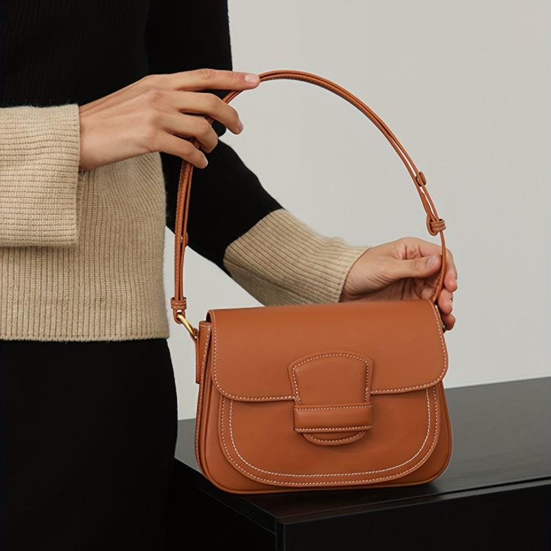 Stylish Shoulder Bag with Multiple Compartments