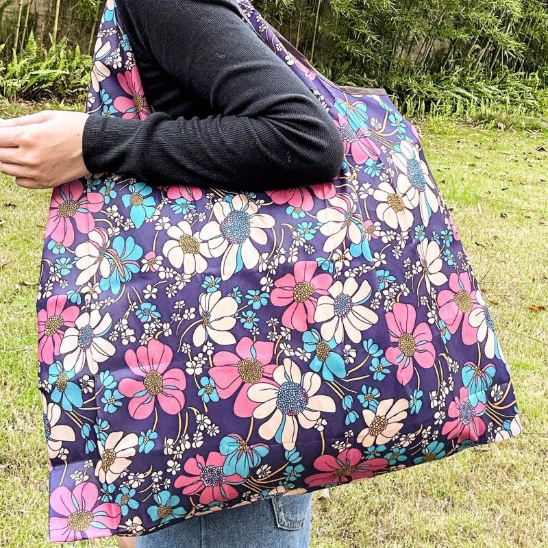 Foldable Reusable Bag Large Capacity Shopper Bag All Over Pattern Bag
