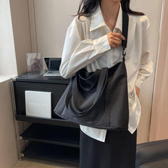 Large Capacity Nylon Tote Bag Lightweight Portable Shoulder Bag
