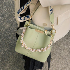Solid Bucket Bag Women's Chain Decor Crossbody Bag