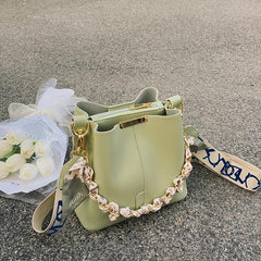 Solid Bucket Bag Women's Chain Decor Crossbody Bag