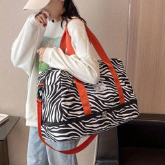 Leopard Pattern Travel Duffle Bag Nylon Large Capacity Lightweight Carry On Lugg