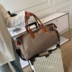 Large Capacity Houndstooth Pattern Sports Bag Versatile Travel Handbag