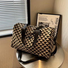Large Capacity Rhombus Pattern Sports Bag Lightweight Travel Luggage Handbag