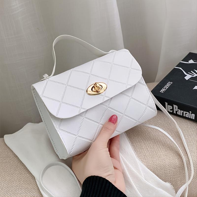 Women's Argyle Embossed Shoulder Bag Chain Strap Buckle Decor Crossbody Bag