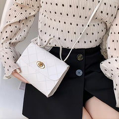 Women's Argyle Embossed Shoulder Bag Chain Strap Buckle Decor Crossbody Bag