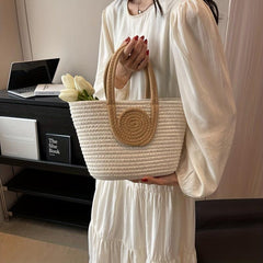 Versatile Straw Bucket Bag Handbag for Weekend Vacation