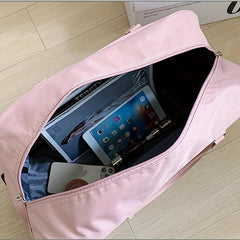 Large Capacity Rolling Duffle Bag for Travel Storage