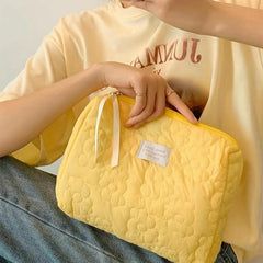 Flower Quilted Cosmetic Bag Zipper Clutch Makeup Bag