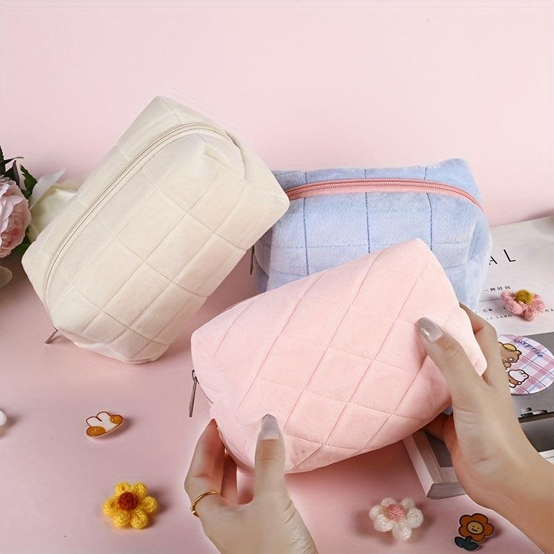 Argyle Quilted Cosmetic Bag Faux Fur Storage - Travel Handbags
