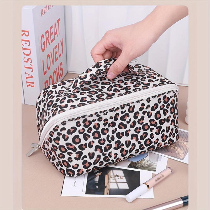 Leopard Print Zipper Makeup Pouch Lightweight Cosmetic Bag