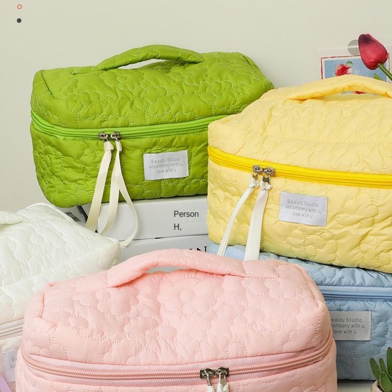Women's Portable Cosmetic Zipper Bag Lightweight Makeup Organizer